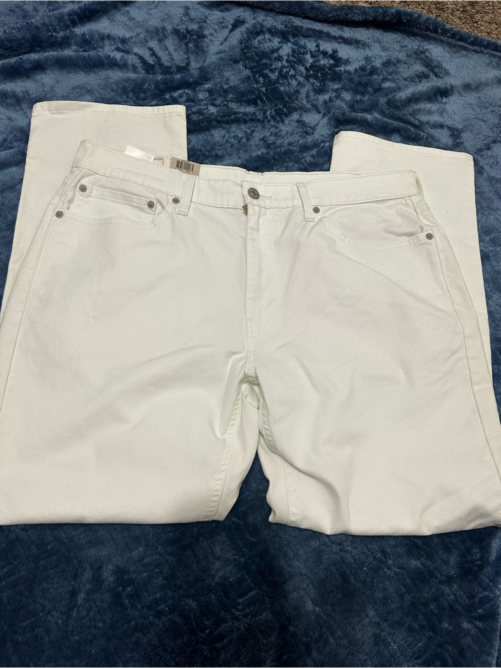 Levi's Men's White Relaxed Jeans